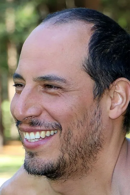 Stephan Brodziak interpretando a Guillén