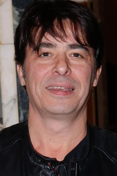 Stéphane Bierry interpretando a Self