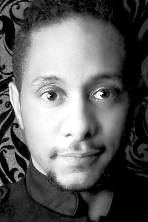 Stephane Castry interpretando a Self