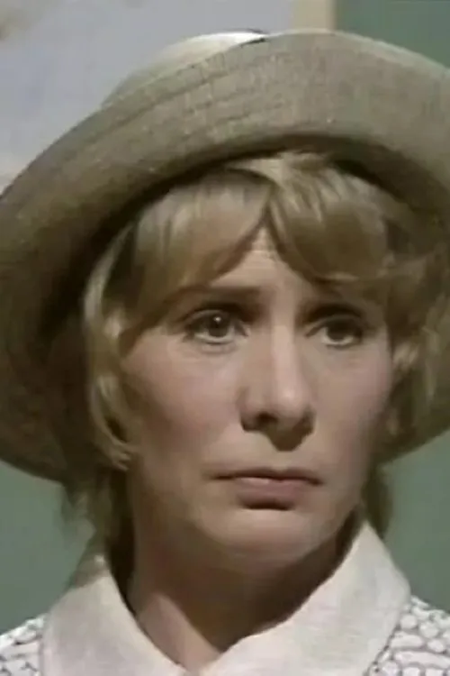 Stephanie Bidmead interpretando a Vicky Rayburn