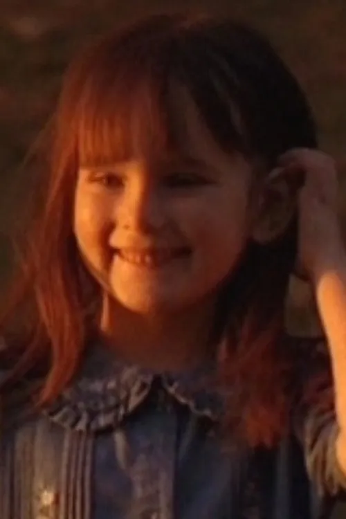 Stephanie Dawn Wood interpretando a Ruthie Lovell