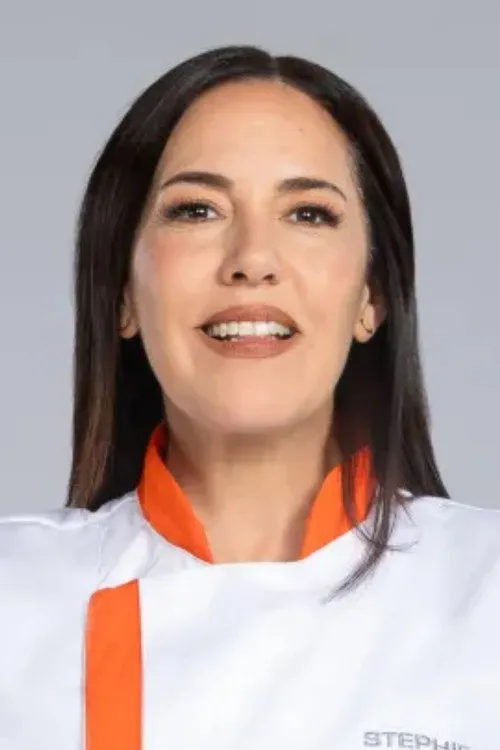 Stephanie Salas interpretando a