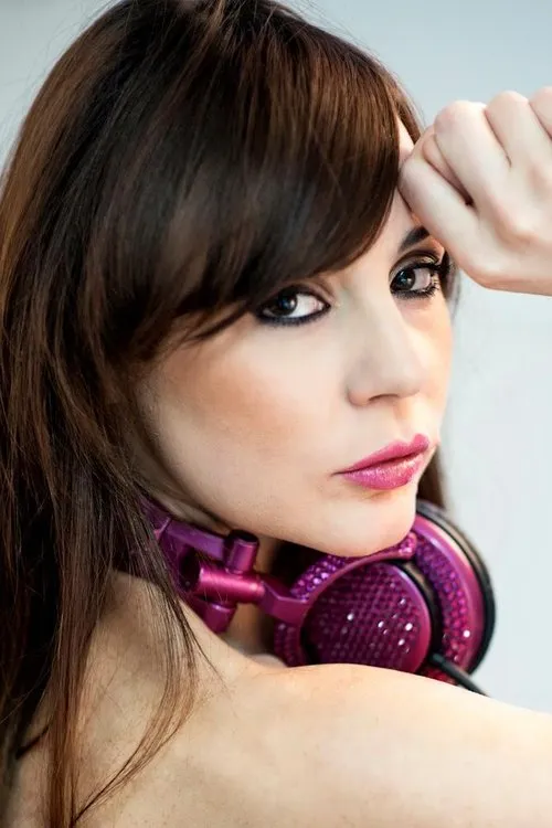 Stephanie interpretando a Herself