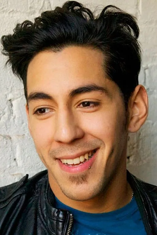 Stephen Forest interpretando a