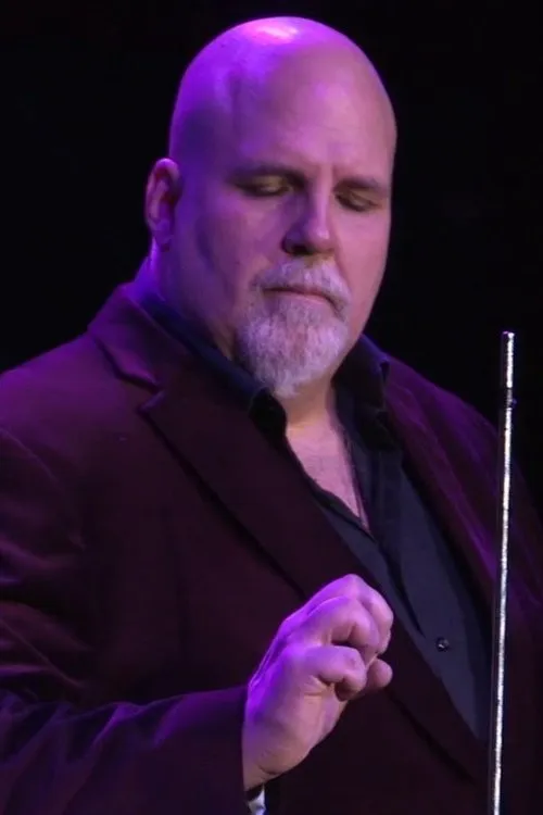 Stephen Hamm interpretando a Self