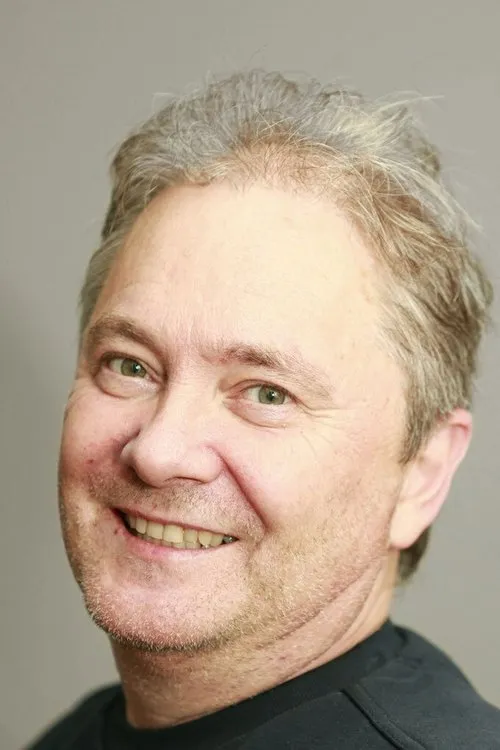 Stephen Lindholm interpretando a Pelle Melkersson