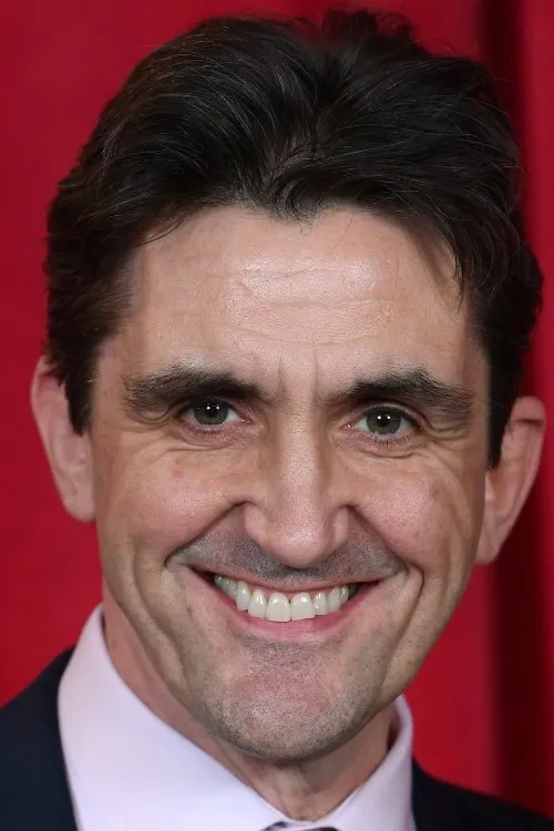 Stephen McGann interpretando a Andrei