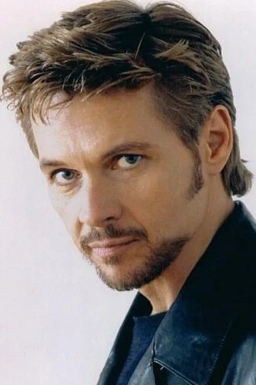 Stephen Nichols interpretando a Tyler McClain