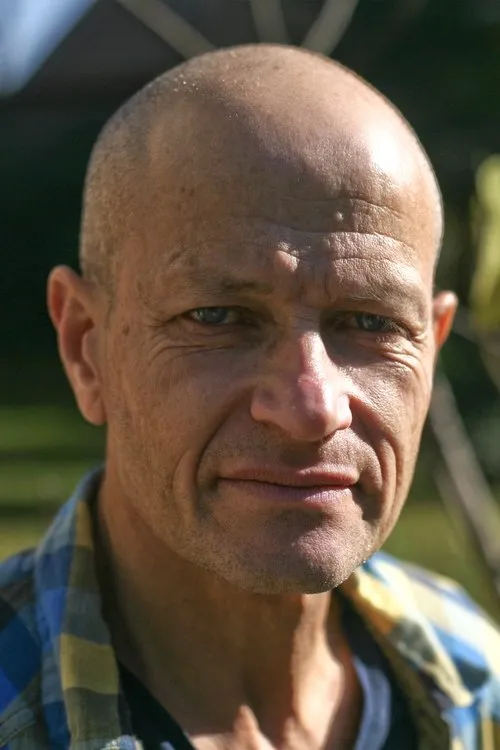 Stephen Rappaport interpretando a George - EJM