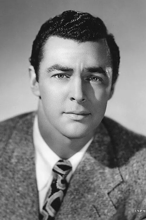 Steve Barclay interpretando a Conduttore della biga