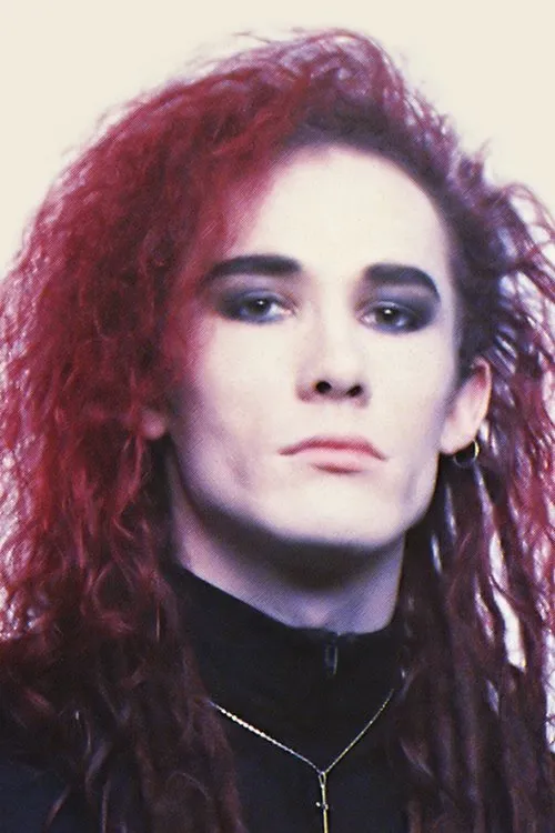 Steve Coy interpretando a Drums