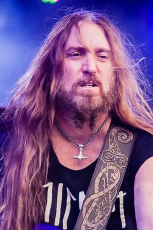 Steve Di Giorgio interpretando a Bass