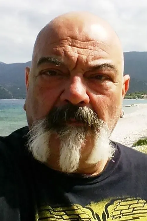 Orestis Dimitriou ha trabajado con Steve Douzos en 2 ocasiones