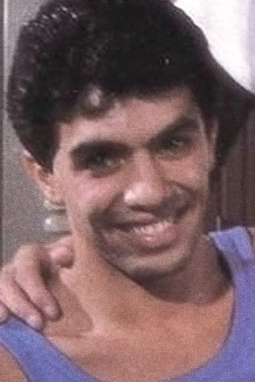 Steve Kolis interpretando a School Pitcher