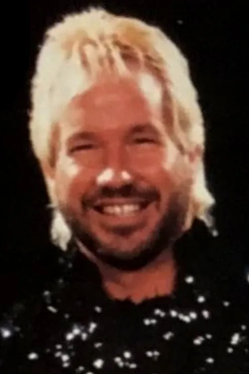 Steve Regal interpretando a