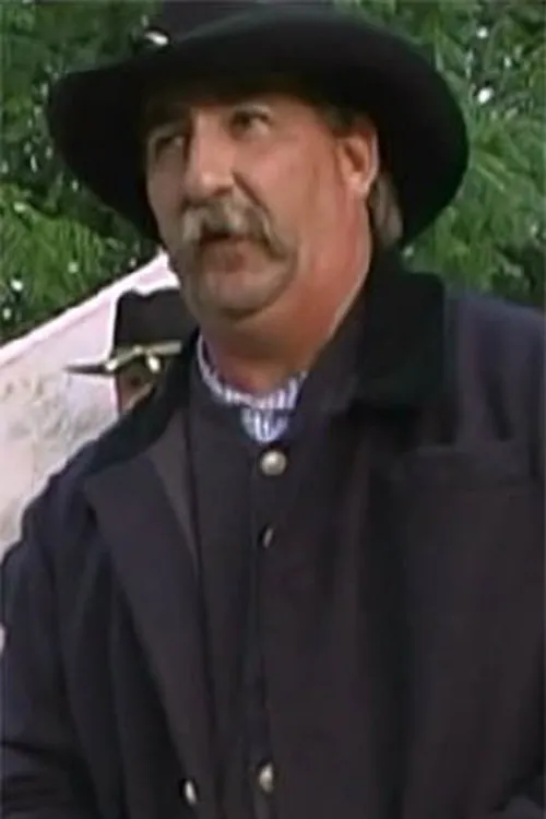 Steve Schlosser interpretando a General John Buford