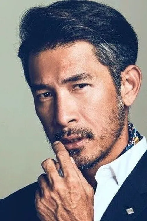 Steve Yap interpretando a 