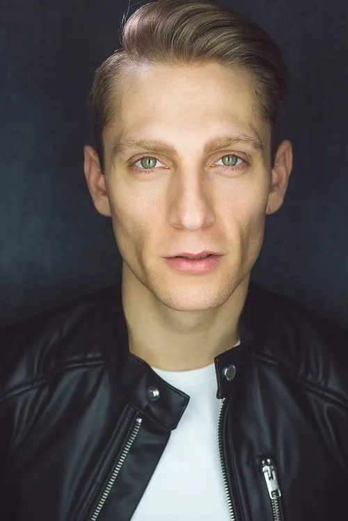 Dash Perry ha trabajado con Steven Bono Jr. en 1 ocasiones