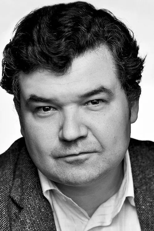 Steven McNicoll interpretando a Beast (voice)