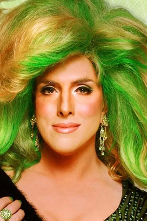Steven Polito interpretando a Hedda Lettuce
