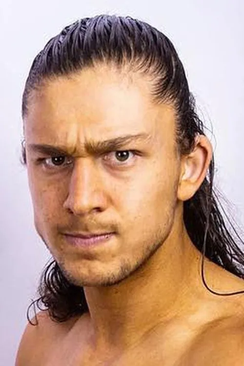 Stevie Filip interpretando a