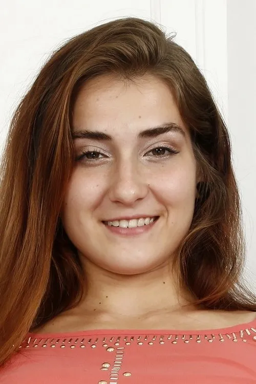 Stoney Lynn interpretando a (archive footage)