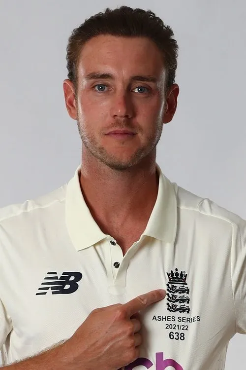 Stuart Broad interpretando a Self