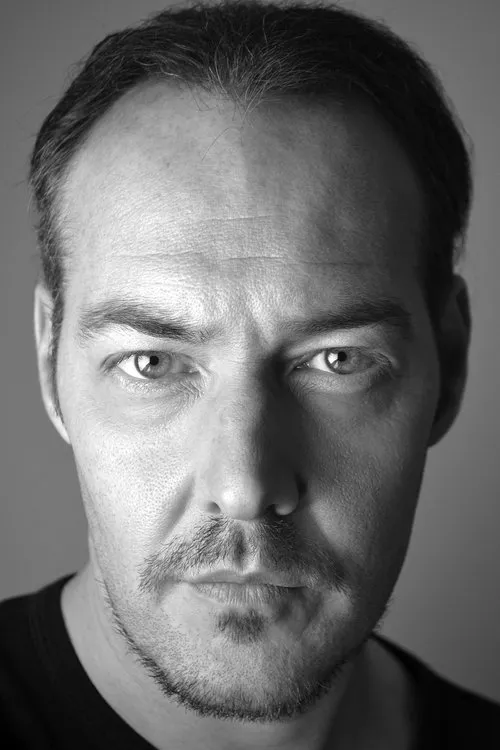 Gavin Swift ha trabajado con Stuart McNeil en 1 ocasiones