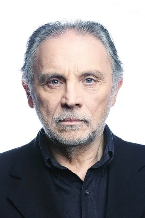 Suavi Eren — personaje: Mehmet Aziz Tarman