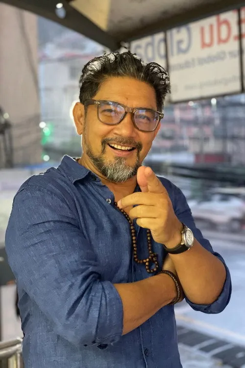 Mithila Sharma ha trabajado con Subarna Thapa en 1 ocasiones