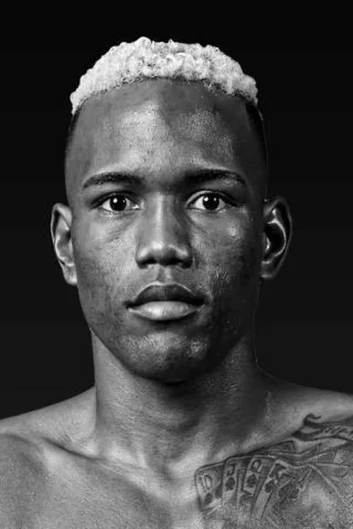 Subriel Matias interpretando a Self