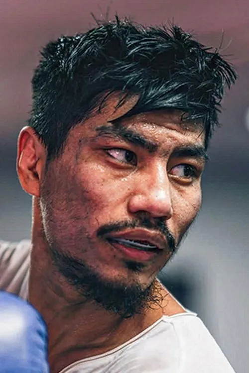 Sultan Zaurbek interpretando a Self