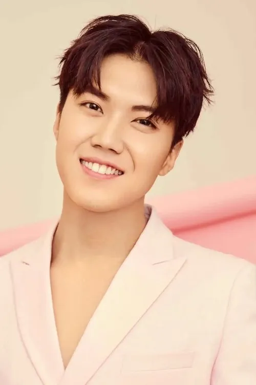 Sun Chu Hong en su biografía y filmografía