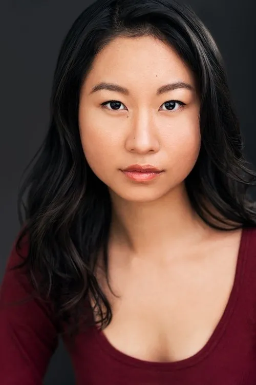 Sunny Chen interpretando a Lisa