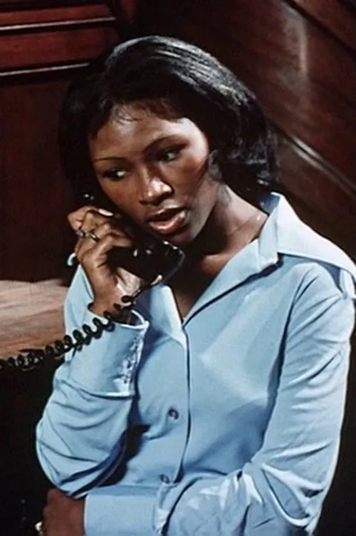 Sunshine Woods interpretando a Pamela