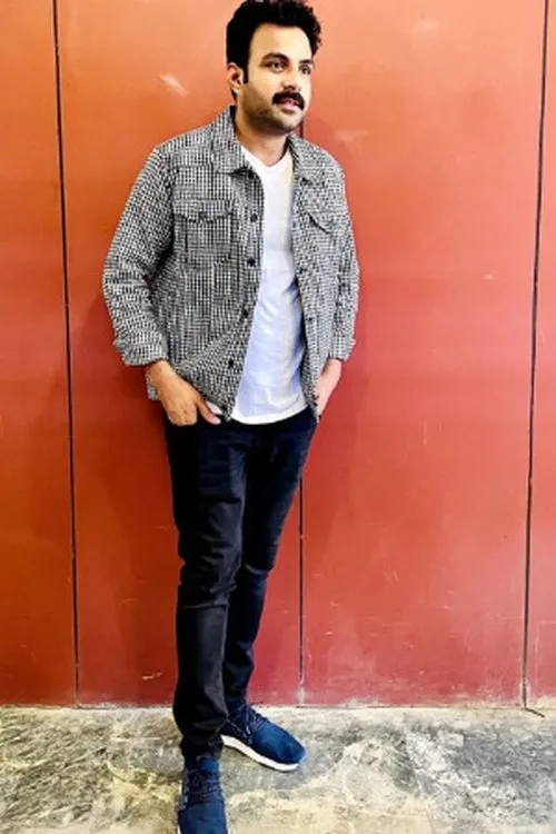 Foto de perfil del actor Suresh Panwar en el reparto