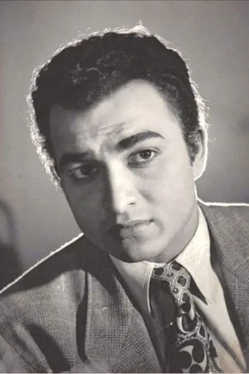 Suresh interpretando a Raigiya Dada