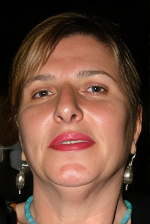 Foto de perfil del actor Süreyya Davulcuoğlu en el reparto