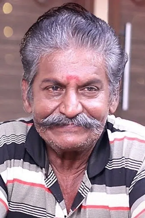 Suryakanth interpretando a