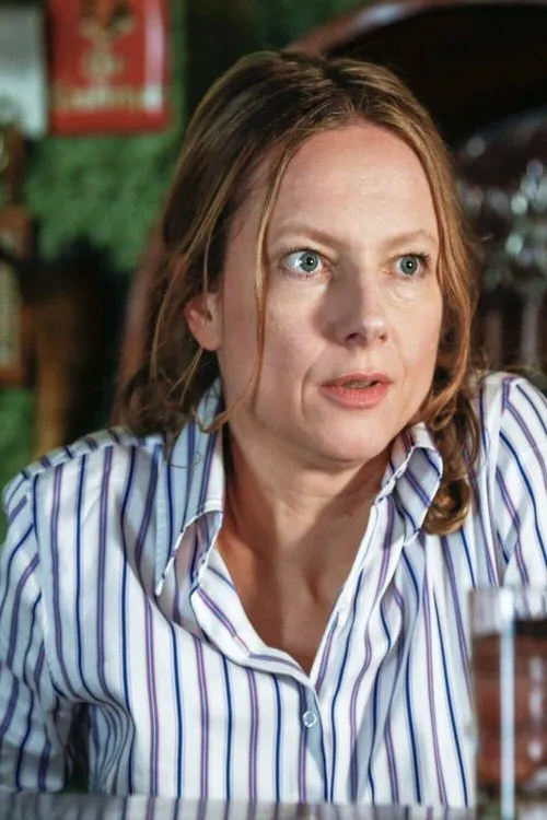 Susanne Hoss interpretando a Franka