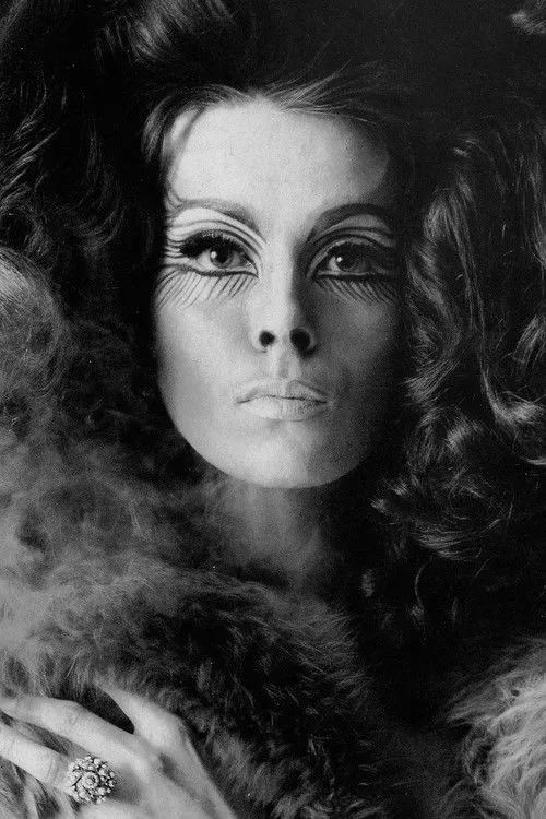 Elly Naschold ha trabajado con Susanne Widl en 1 ocasiones