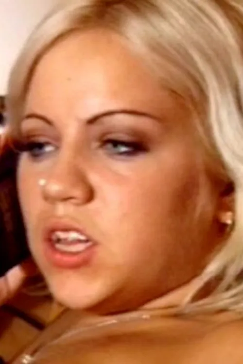 Susi interpretando a (archive footage)