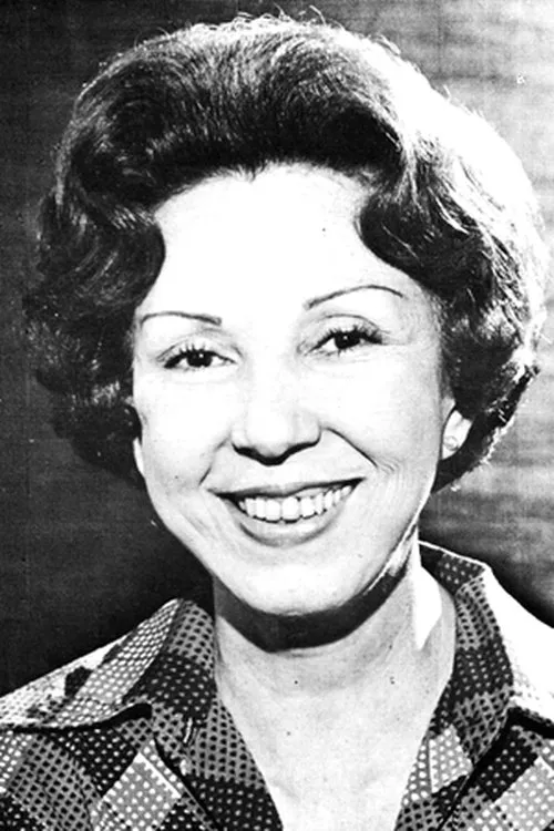 Suzy Arruda interpretando a Amiga da família