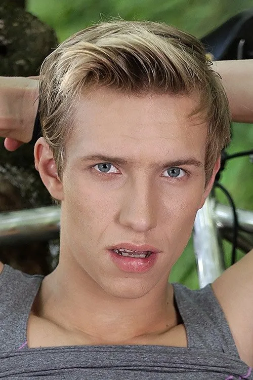 Sven Laarson interpretando a 