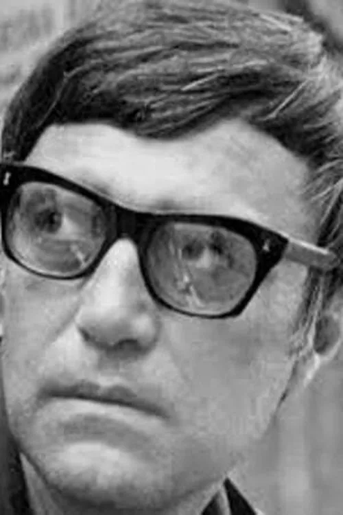 Sven Lasta interpretando a Albert