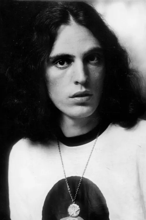 Svika Pick interpretando a Yoram Harel