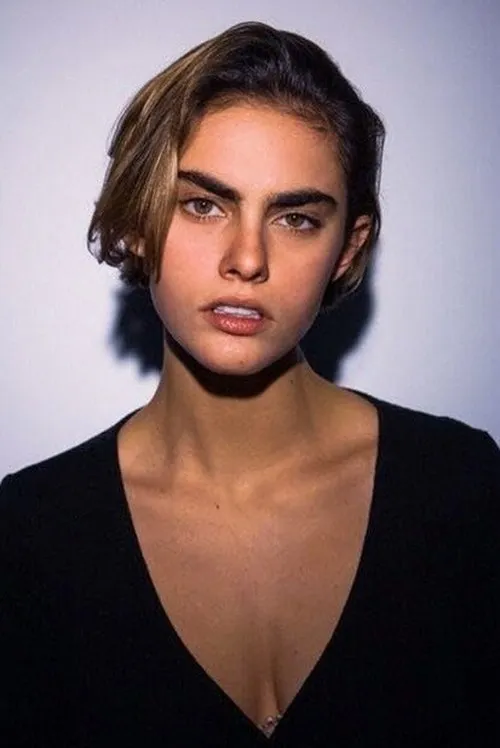 Swell Ariel Or — personaje: Laila