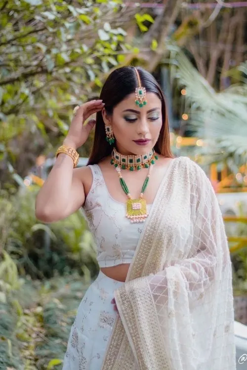 Shree Krishna Shrestha ha trabajado con Sweta Khadka en 1 ocasiones