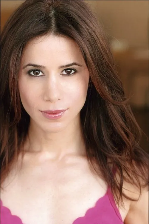 Sybil Temchen interpretando a Caroline