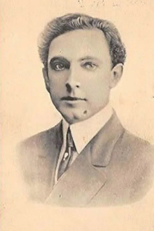 Sydney Ayres interpretando a John Kingdon